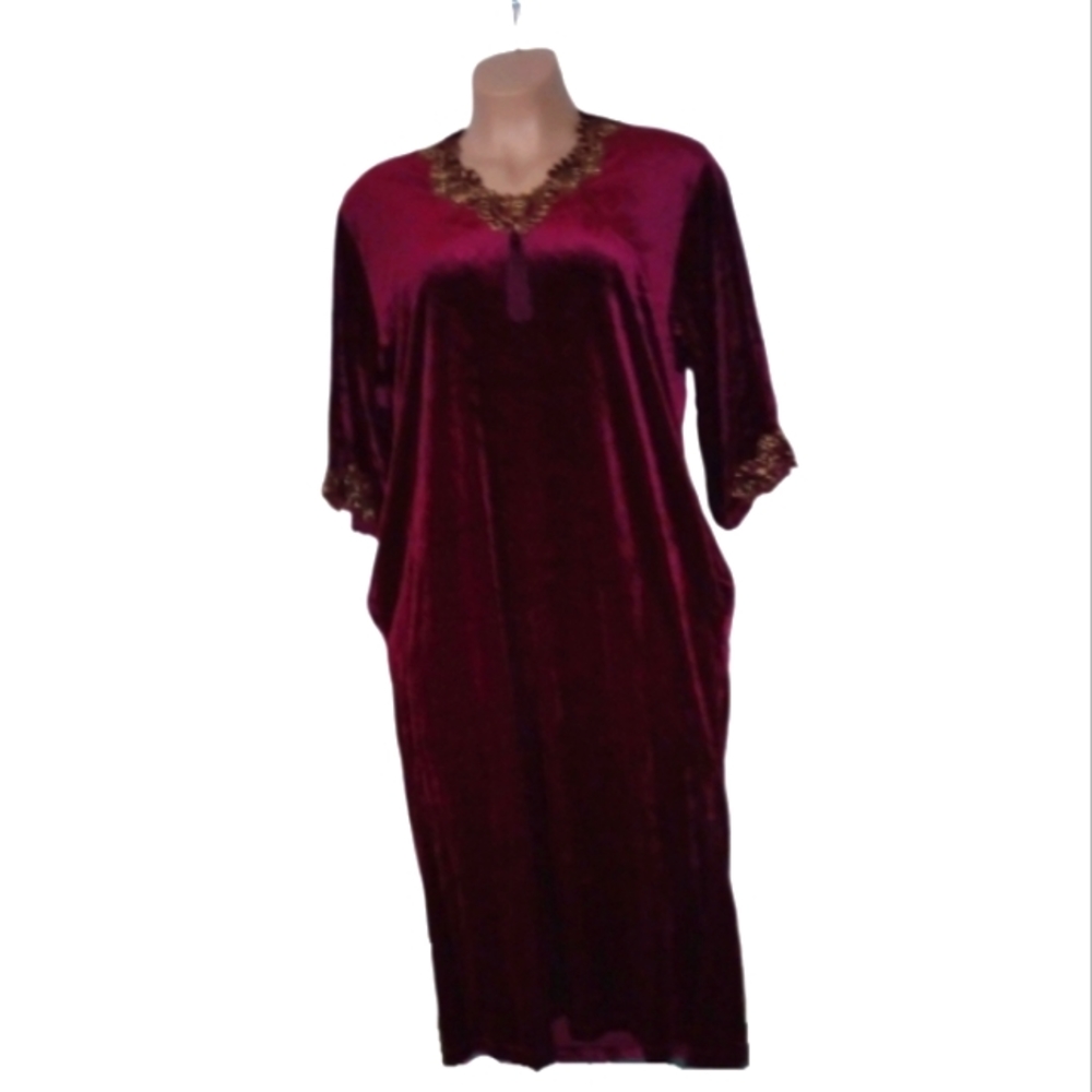 Red Caftan - Picture 5 of 9